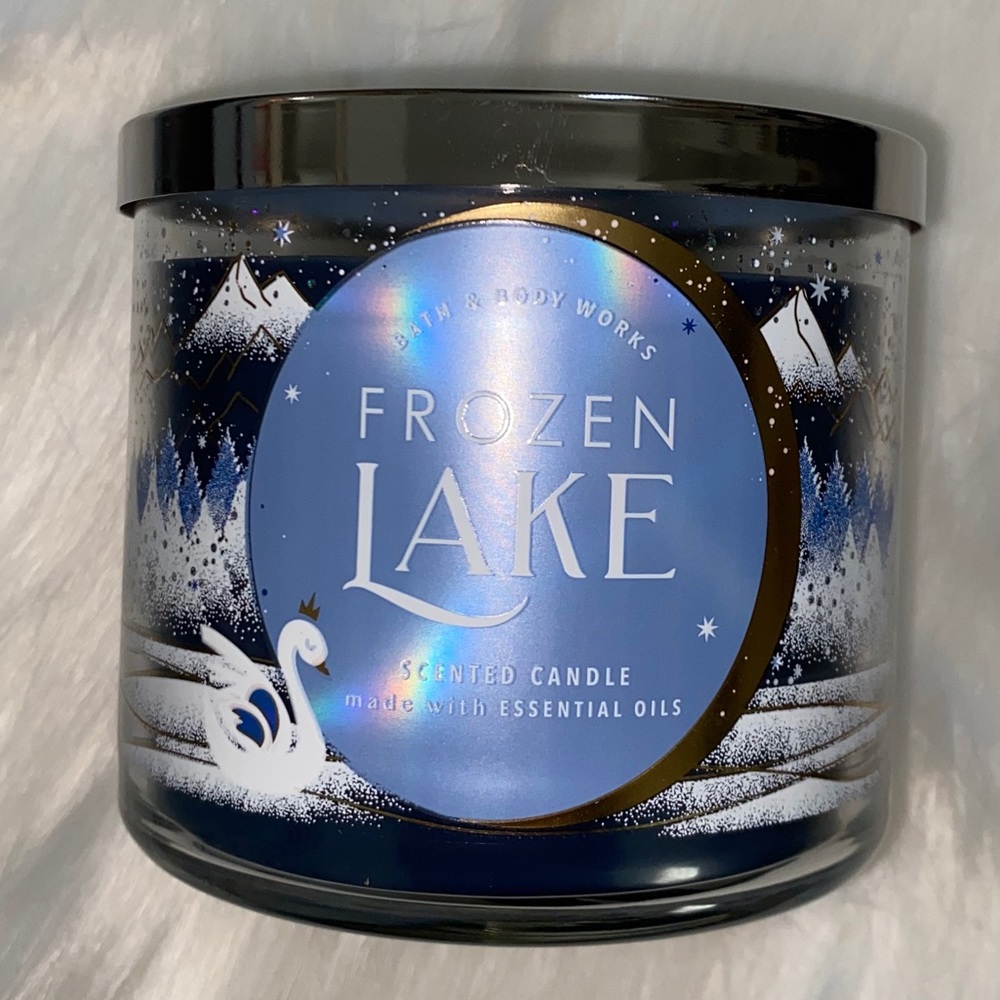 Frozen ❄️ lake 3wick candle